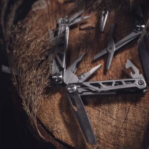 GUNNAR 14-IN-1 STAINLESS STEEL MULTITOOL D19009
